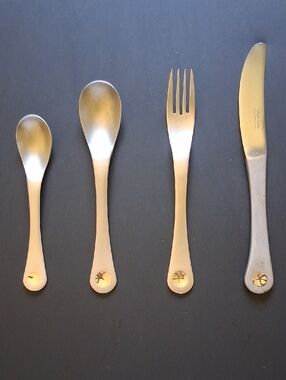 Robert Welch - 18/10 stainless steel Satin Finish Flatware- Pendulum Pattern